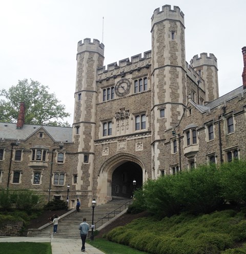Blair Hall auf dem Campus der Princeton University